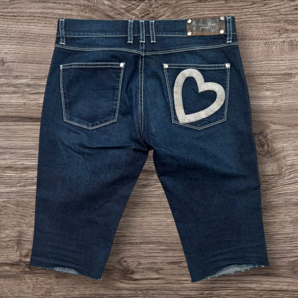 Moschino Jeans Heart Embroidery Capri къси дънки