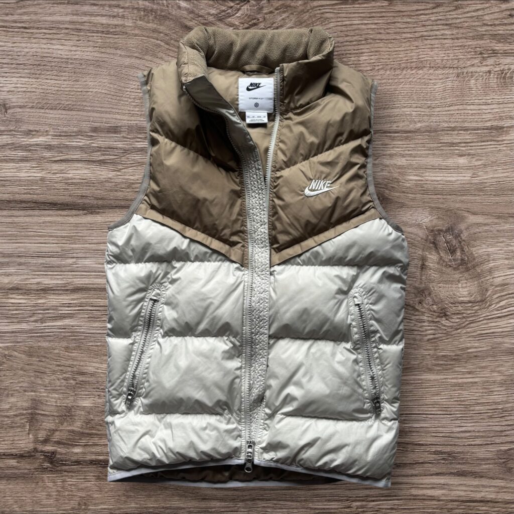 Nike Storm-Fit Windrunner Insulated Vest грейка с пух
